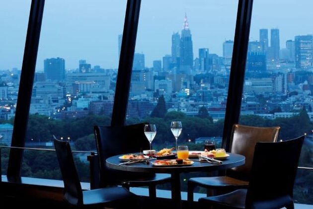 ホテルニューオータニ 「VIEW & DINING THE SKY」ディナービュッフェ