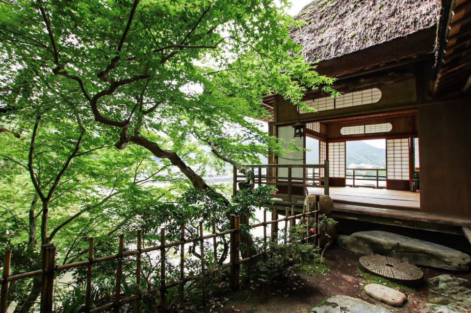 s_NIPPONIA HOTEL 大洲 城下町【01臥龍山荘】c8b2fb9d8675eddbd87ff42c843282d03_43987873_220212_67-min-1536x1023.jpg