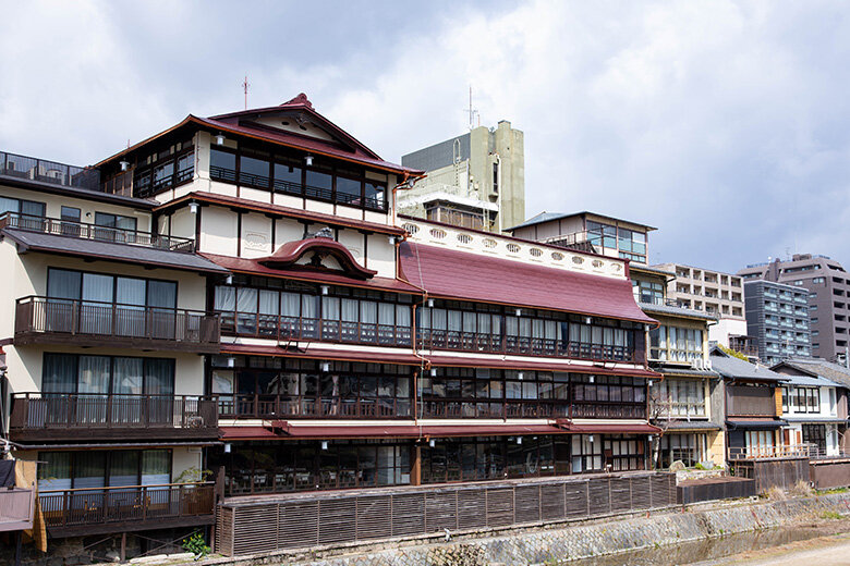 鮒鶴京都鴨川リゾート【川床なし】外観.jpg
